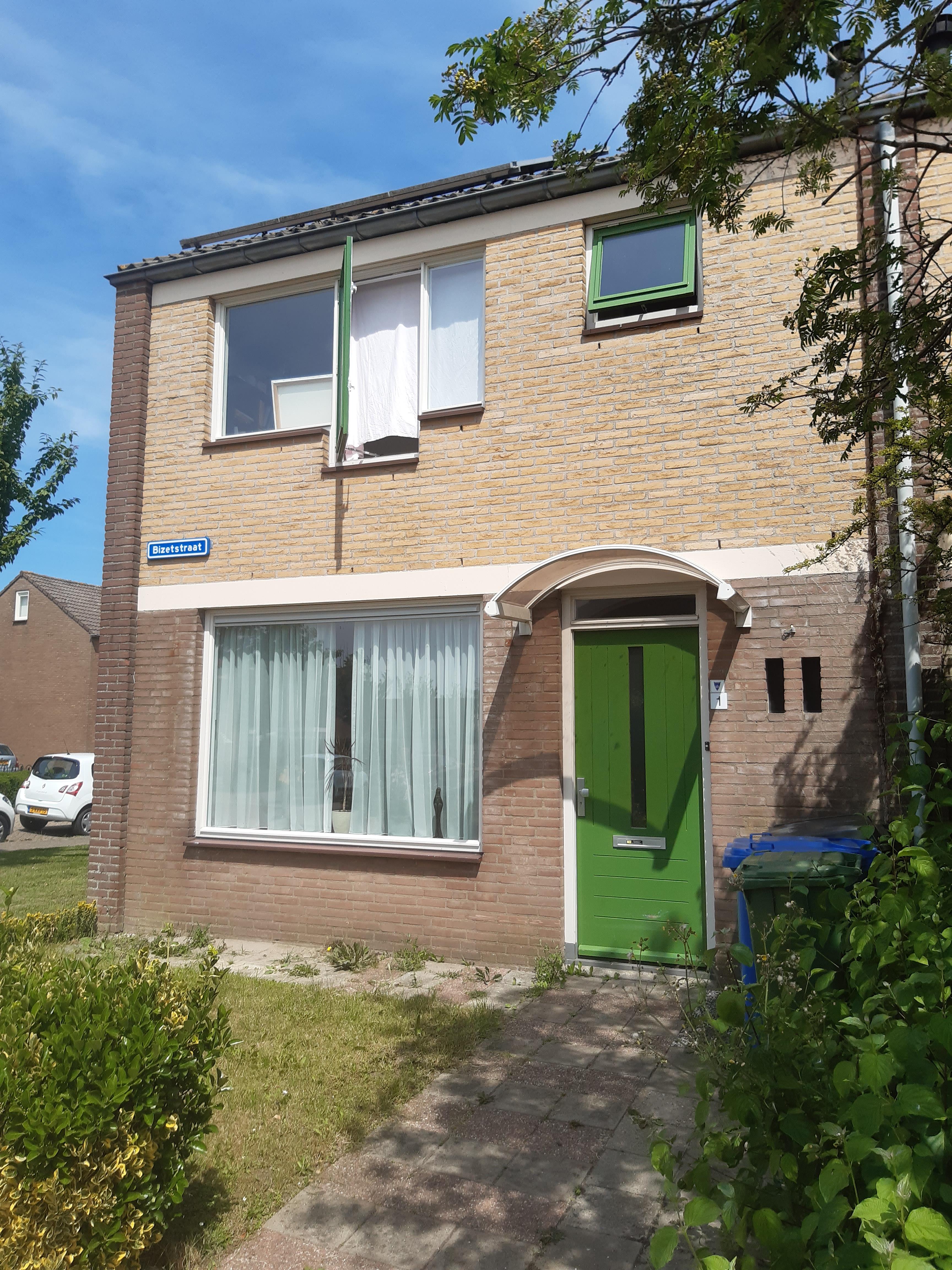 Bizetstraat 1 Axel